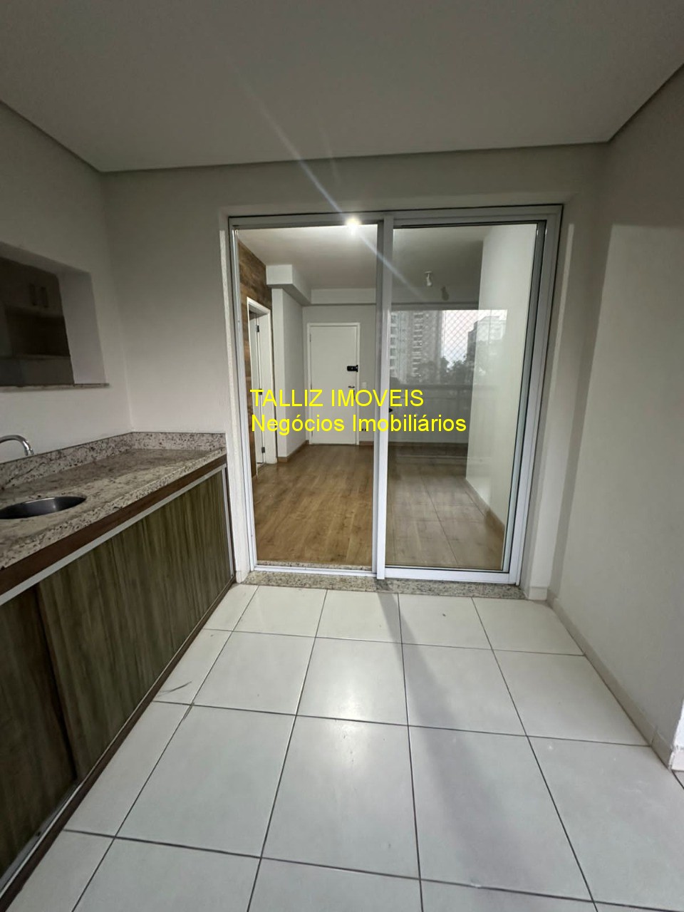 Apartamento para alugar com 3 quartos, 84m² - Foto 2