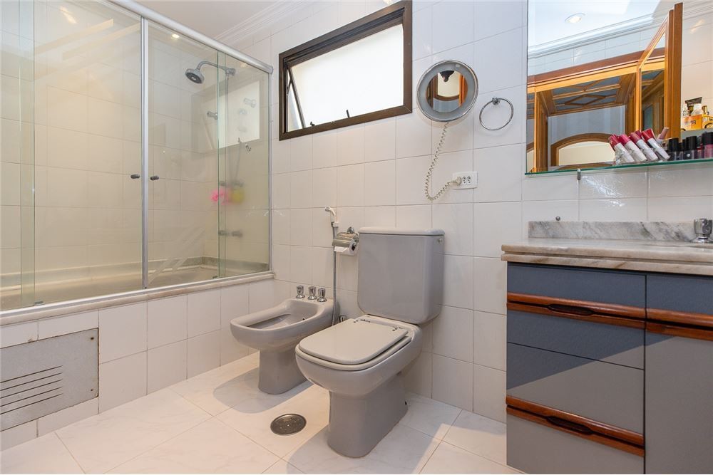 Apartamento à venda com 3 quartos, 200m² - Foto 29