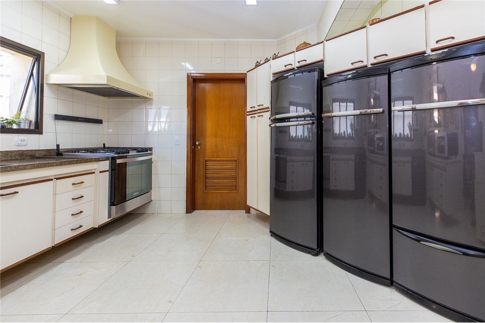 Apartamento à venda com 3 quartos, 200m² - Foto 16