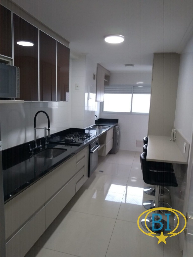 Apartamento à venda com 3 quartos, 96m² - Foto 9