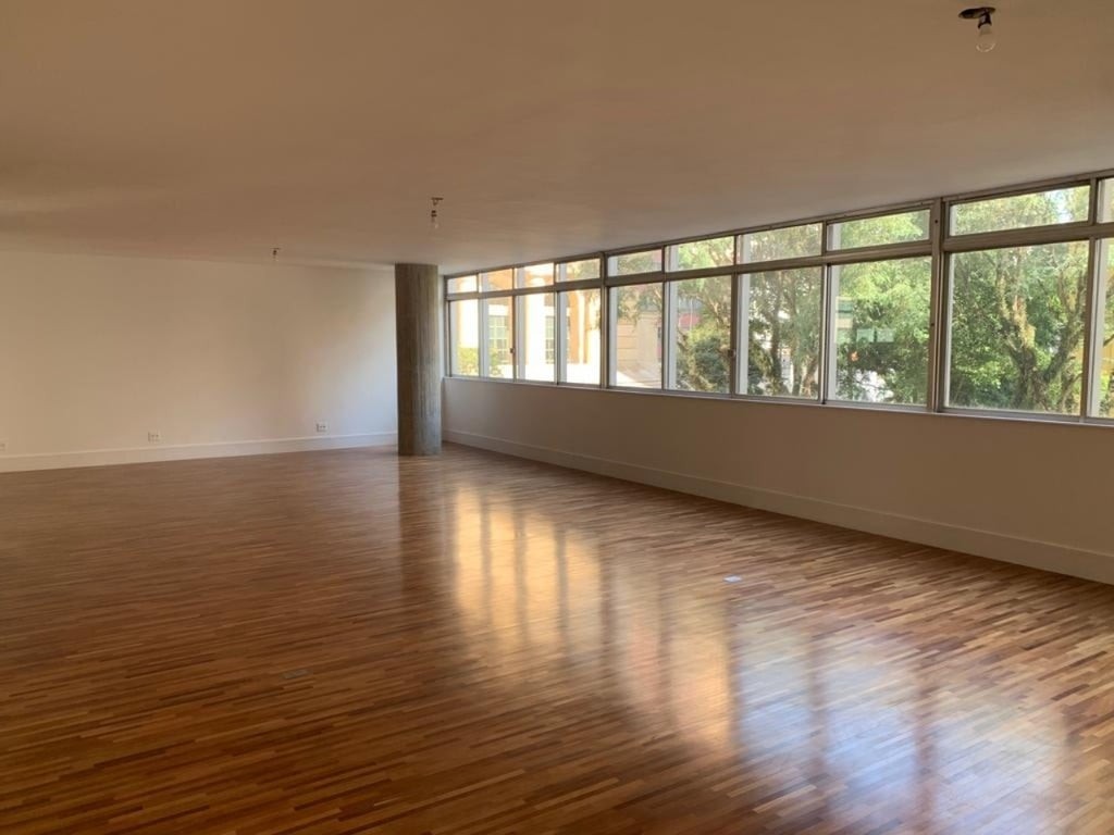 Apartamento à venda com 3 quartos, 341m² - Foto 2