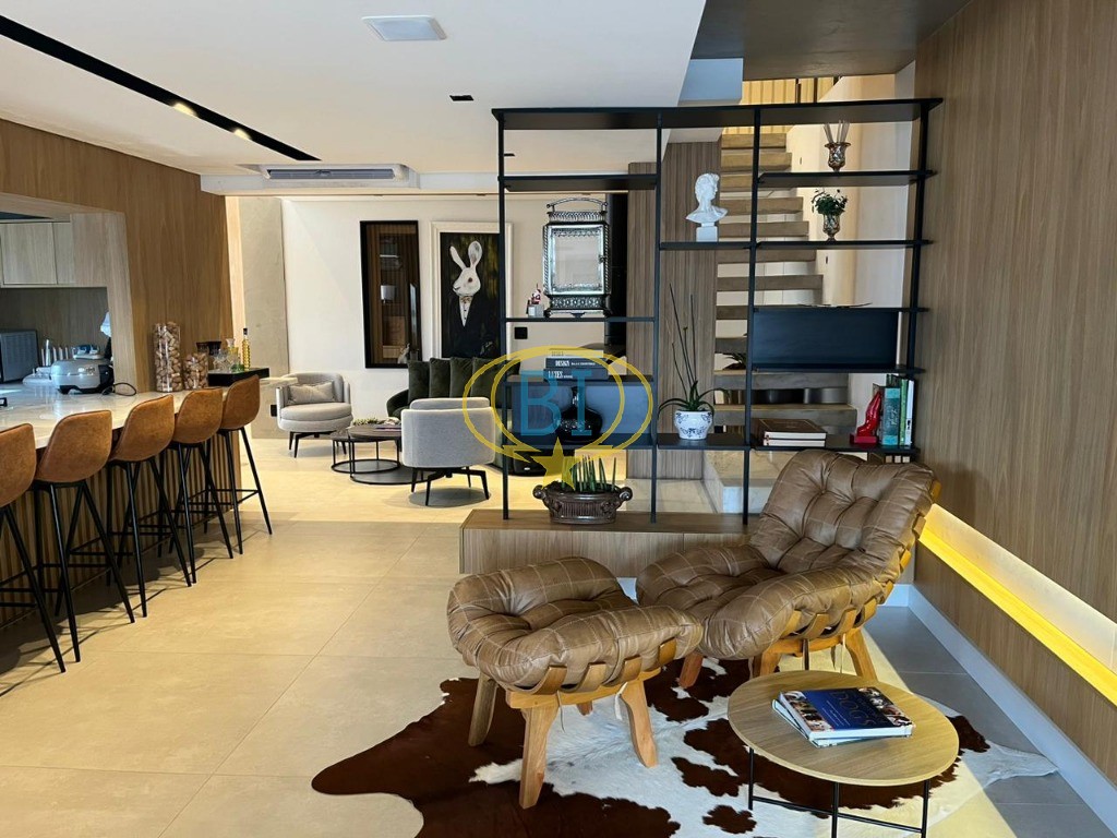 Cobertura à venda com 3 quartos, 215m² - Foto 2