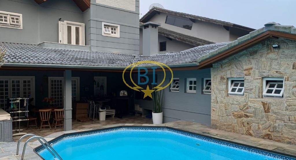 Casa de Condomínio à venda com 5 quartos, 346m² - Foto 1