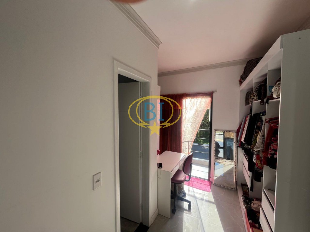 Casa à venda com 3 quartos, 200m² - Foto 14