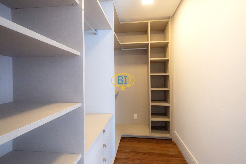 Apartamento para alugar com 2 quartos, 217m² - Foto 13