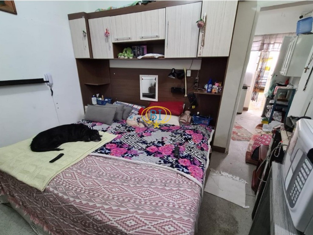 Casa à venda com 3 quartos, 240m² - Foto 2