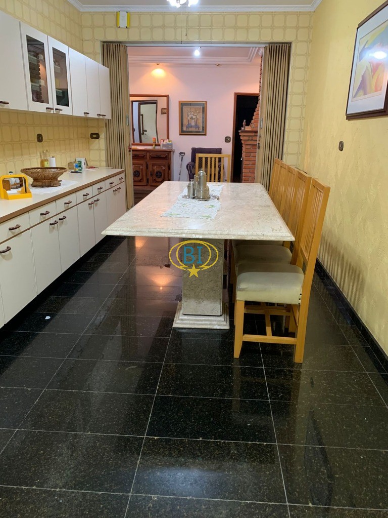 Casa, 3 quartos, 247 m² - Foto 3