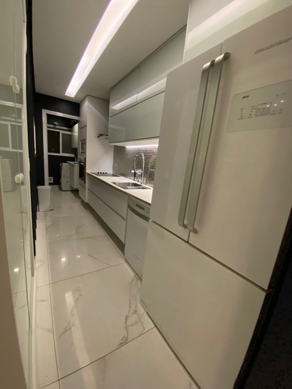 Apartamento à venda com 3 quartos, 96m² - Foto 18