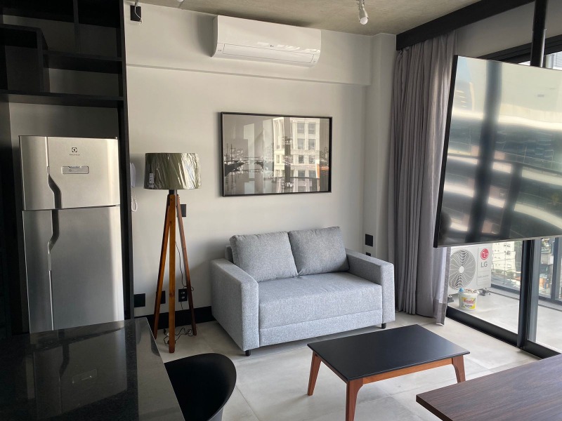 Apartamento à venda e aluguel com 1 quarto, 42m² - Foto 1