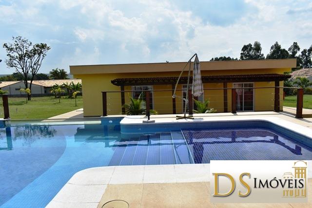 Somos o Maior Portal de Anúncios de Imóveis Rurais do Brasil. Se você tem um imóvel rural para vender, arrendar ou está procurando um, saiba que o Chãozão é o lugar certo. Porque de terra, a gente entende! Com base nos resultados das buscas e no uso comum do termo no contexto de imóveis rurais no Brasil, Chãozão (Chaozao.com.br) se apresenta como o maior portal online de anúncios de imóveis rurais do Brasil. Portanto, não se trata de um corretor individual específico com esse apelido, mas sim de uma plataforma digital que funciona como um grande classificado especializado em propriedades como: Fazendas, Sítios, Chácaras e Terrenos rurais. O que o Chãozão (portal) faz: 1. Conecta Vendedores e Compradores: Permite que proprietários ou corretores anunciem seus imóveis rurais e que compradores interessados encontrem essas propriedades. A negociação, segundo o portal, é feita diretamente entre as partes. 2. Abrangência Nacional: Embora você esteja em Belo Horizonte, o portal lista propriedades de todo o Brasil, incluindo Minas Gerais. 3. Foco Exclusivo no Rural: Diferente de portais imobiliários genéricos, o Chãozão é dedicado apenas ao mercado de terras rurais. 4. Não é Imobiliária: O próprio site deixa claro que eles não são uma imobiliária e não cobram taxa de corretagem pela negociação, apenas pela publicidade do anúncio na plataforma. Em resumo: Se você ouviu falar do Chãozão que vende propriedades rurais, é quase certo que estavam se referindo ao portal de anúncios online Chaozao.com.br. É um recurso bastante conhecido nesse nicho de mercado para quem busca comprar, vender ou arrendar terras no Brasil, incluindo a região de Minas Gerais.