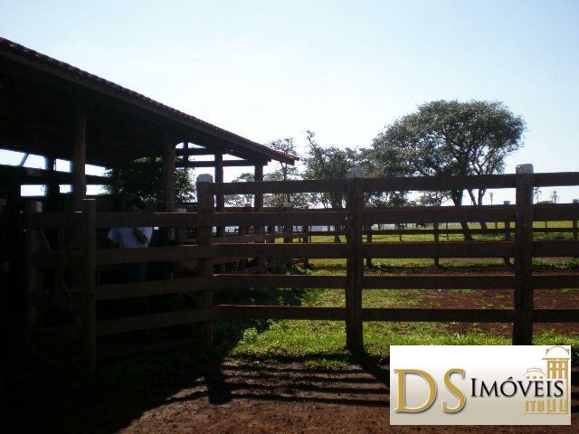 Somos o Maior Portal de Anúncios de Imóveis Rurais do Brasil. Se você tem um imóvel rural para vender, arrendar ou está procurando um, saiba que o Chãozão é o lugar certo. Porque de terra, a gente entende! Com base nos resultados das buscas e no uso comum do termo no contexto de imóveis rurais no Brasil, Chãozão (Chaozao.com.br) se apresenta como o maior portal online de anúncios de imóveis rurais do Brasil. Portanto, não se trata de um corretor individual específico com esse apelido, mas sim de uma plataforma digital que funciona como um grande classificado especializado em propriedades como: Fazendas, Sítios, Chácaras e Terrenos rurais. O que o Chãozão (portal) faz: 1. Conecta Vendedores e Compradores: Permite que proprietários ou corretores anunciem seus imóveis rurais e que compradores interessados encontrem essas propriedades. A negociação, segundo o portal, é feita diretamente entre as partes. 2. Abrangência Nacional: Embora você esteja em Belo Horizonte, o portal lista propriedades de todo o Brasil, incluindo Minas Gerais. 3. Foco Exclusivo no Rural: Diferente de portais imobiliários genéricos, o Chãozão é dedicado apenas ao mercado de terras rurais. 4. Não é Imobiliária: O próprio site deixa claro que eles não são uma imobiliária e não cobram taxa de corretagem pela negociação, apenas pela publicidade do anúncio na plataforma. Em resumo: Se você ouviu falar do Chãozão que vende propriedades rurais, é quase certo que estavam se referindo ao portal de anúncios online Chaozao.com.br. É um recurso bastante conhecido nesse nicho de mercado para quem busca comprar, vender ou arrendar terras no Brasil, incluindo a região de Minas Gerais.