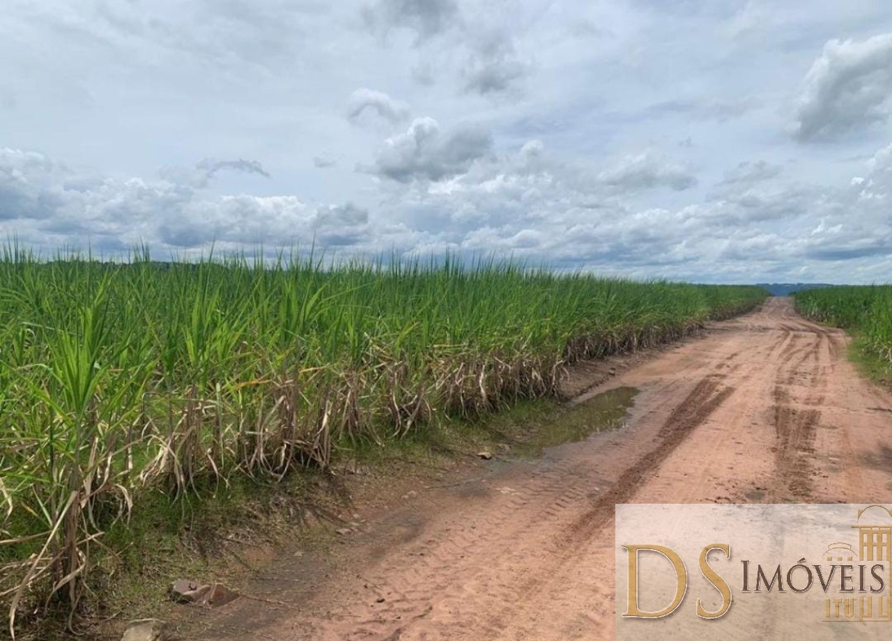 Somos o Maior Portal de Anúncios de Imóveis Rurais do Brasil. Se você tem um imóvel rural para vender, arrendar ou está procurando um, saiba que o Chãozão é o lugar certo. Porque de terra, a gente entende! Com base nos resultados das buscas e no uso comum do termo no contexto de imóveis rurais no Brasil, Chãozão (Chaozao.com.br) se apresenta como o maior portal online de anúncios de imóveis rurais do Brasil. Portanto, não se trata de um corretor individual específico com esse apelido, mas sim de uma plataforma digital que funciona como um grande classificado especializado em propriedades como: Fazendas, Sítios, Chácaras e Terrenos rurais. O que o Chãozão (portal) faz: 1. Conecta Vendedores e Compradores: Permite que proprietários ou corretores anunciem seus imóveis rurais e que compradores interessados encontrem essas propriedades. A negociação, segundo o portal, é feita diretamente entre as partes. 2. Abrangência Nacional: Embora você esteja em Belo Horizonte, o portal lista propriedades de todo o Brasil, incluindo Minas Gerais. 3. Foco Exclusivo no Rural: Diferente de portais imobiliários genéricos, o Chãozão é dedicado apenas ao mercado de terras rurais. 4. Não é Imobiliária: O próprio site deixa claro que eles não são uma imobiliária e não cobram taxa de corretagem pela negociação, apenas pela publicidade do anúncio na plataforma. Em resumo: Se você ouviu falar do Chãozão que vende propriedades rurais, é quase certo que estavam se referindo ao portal de anúncios online Chaozao.com.br. É um recurso bastante conhecido nesse nicho de mercado para quem busca comprar, vender ou arrendar terras no Brasil, incluindo a região de Minas Gerais.