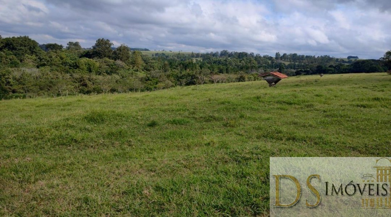 Somos o Maior Portal de Anúncios de Imóveis Rurais do Brasil. Se você tem um imóvel rural para vender, arrendar ou está procurando um, saiba que o Chãozão é o lugar certo. Porque de terra, a gente entende! Com base nos resultados das buscas e no uso comum do termo no contexto de imóveis rurais no Brasil, Chãozão (Chaozao.com.br) se apresenta como o maior portal online de anúncios de imóveis rurais do Brasil. Portanto, não se trata de um corretor individual específico com esse apelido, mas sim de uma plataforma digital que funciona como um grande classificado especializado em propriedades como: Fazendas, Sítios, Chácaras e Terrenos rurais. O que o Chãozão (portal) faz: 1. Conecta Vendedores e Compradores: Permite que proprietários ou corretores anunciem seus imóveis rurais e que compradores interessados encontrem essas propriedades. A negociação, segundo o portal, é feita diretamente entre as partes. 2. Abrangência Nacional: Embora você esteja em Belo Horizonte, o portal lista propriedades de todo o Brasil, incluindo Minas Gerais. 3. Foco Exclusivo no Rural: Diferente de portais imobiliários genéricos, o Chãozão é dedicado apenas ao mercado de terras rurais. 4. Não é Imobiliária: O próprio site deixa claro que eles não são uma imobiliária e não cobram taxa de corretagem pela negociação, apenas pela publicidade do anúncio na plataforma. Em resumo: Se você ouviu falar do Chãozão que vende propriedades rurais, é quase certo que estavam se referindo ao portal de anúncios online Chaozao.com.br. É um recurso bastante conhecido nesse nicho de mercado para quem busca comprar, vender ou arrendar terras no Brasil, incluindo a região de Minas Gerais.