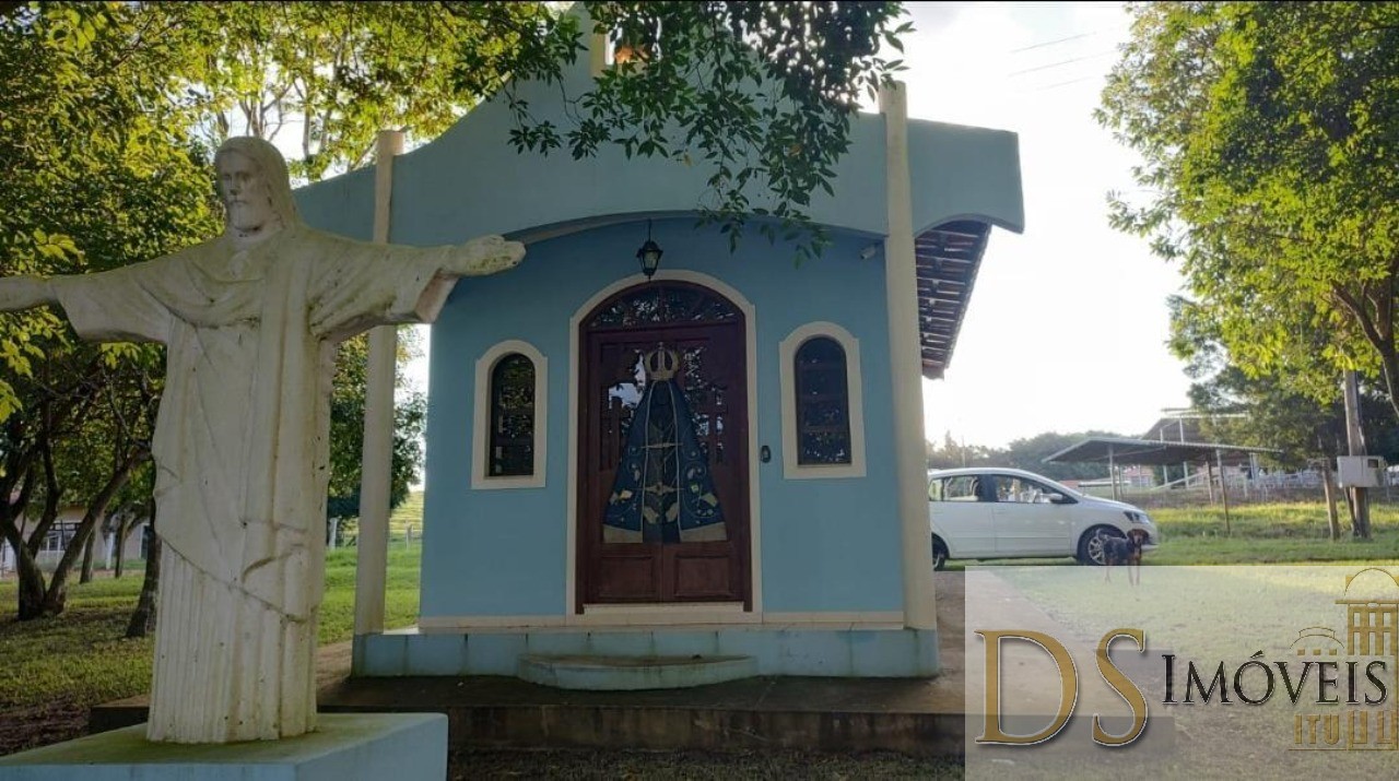 Somos o Maior Portal de Anúncios de Imóveis Rurais do Brasil. Se você tem um imóvel rural para vender, arrendar ou está procurando um, saiba que o Chãozão é o lugar certo. Porque de terra, a gente entende! Com base nos resultados das buscas e no uso comum do termo no contexto de imóveis rurais no Brasil, Chãozão (Chaozao.com.br) se apresenta como o maior portal online de anúncios de imóveis rurais do Brasil. Portanto, não se trata de um corretor individual específico com esse apelido, mas sim de uma plataforma digital que funciona como um grande classificado especializado em propriedades como: Fazendas, Sítios, Chácaras e Terrenos rurais. O que o Chãozão (portal) faz: 1. Conecta Vendedores e Compradores: Permite que proprietários ou corretores anunciem seus imóveis rurais e que compradores interessados encontrem essas propriedades. A negociação, segundo o portal, é feita diretamente entre as partes. 2. Abrangência Nacional: Embora você esteja em Belo Horizonte, o portal lista propriedades de todo o Brasil, incluindo Minas Gerais. 3. Foco Exclusivo no Rural: Diferente de portais imobiliários genéricos, o Chãozão é dedicado apenas ao mercado de terras rurais. 4. Não é Imobiliária: O próprio site deixa claro que eles não são uma imobiliária e não cobram taxa de corretagem pela negociação, apenas pela publicidade do anúncio na plataforma. Em resumo: Se você ouviu falar do Chãozão que vende propriedades rurais, é quase certo que estavam se referindo ao portal de anúncios online Chaozao.com.br. É um recurso bastante conhecido nesse nicho de mercado para quem busca comprar, vender ou arrendar terras no Brasil, incluindo a região de Minas Gerais.