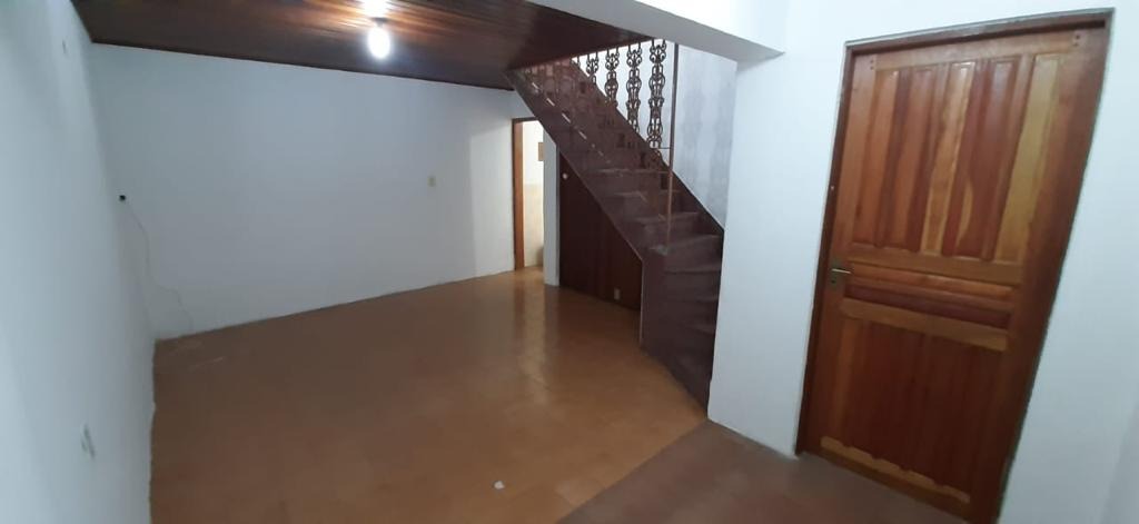 Casa para alugar com 2 quartos, 74m² - Foto 1