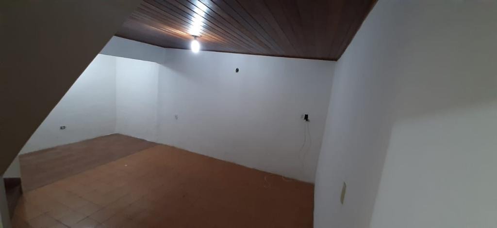 Casa para alugar com 2 quartos, 74m² - Foto 2