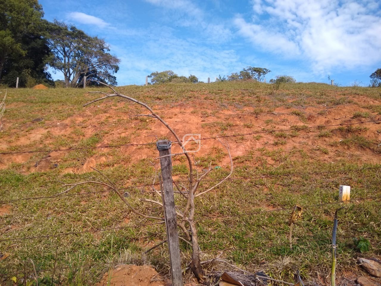 Terreno à venda, 200m² - Foto 1