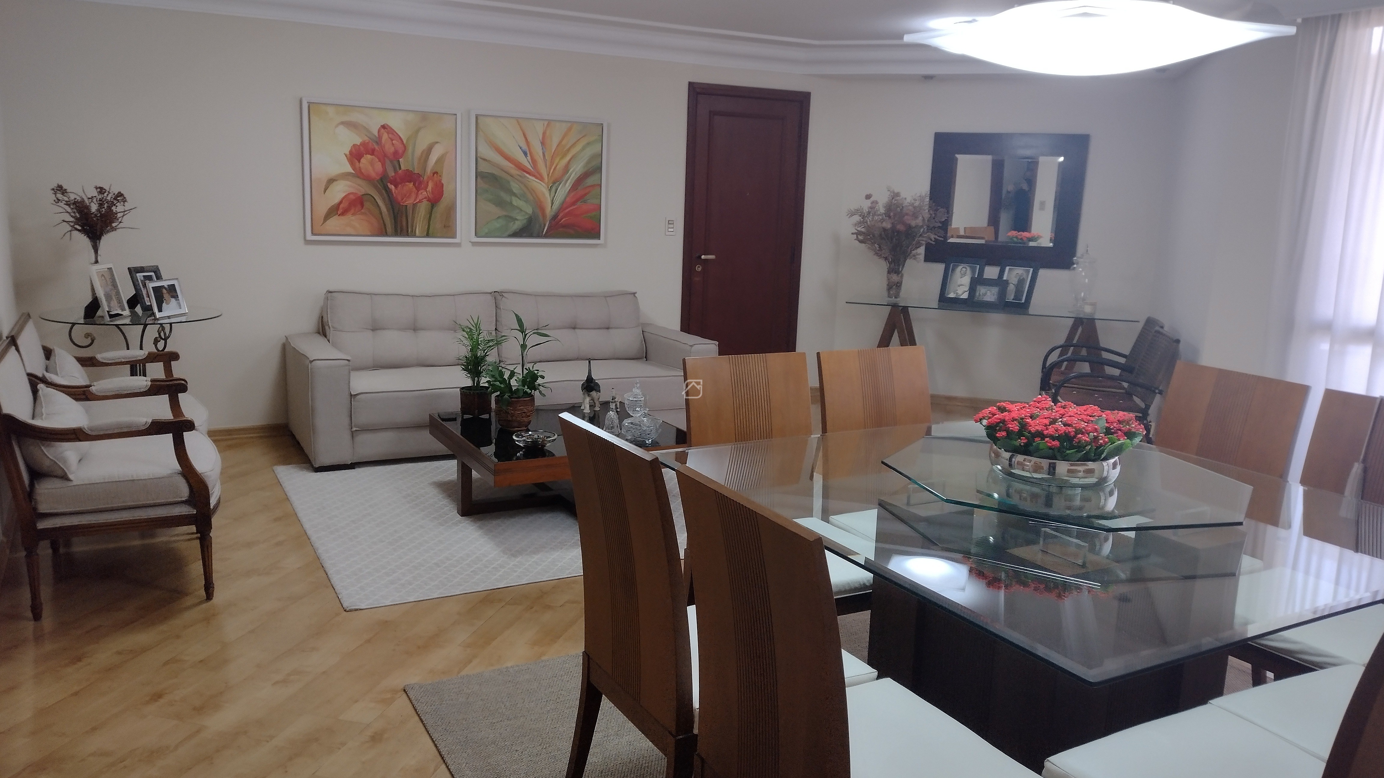 Apartamento à venda com 3 quartos, 138m² - Foto 2