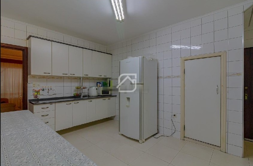 Casa à venda com 3 quartos, 161m² - Foto 4