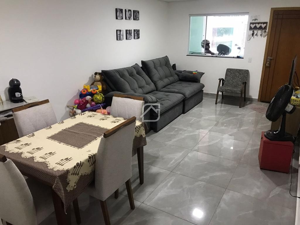 Casa à venda com 3 quartos, 125m² - Foto 1