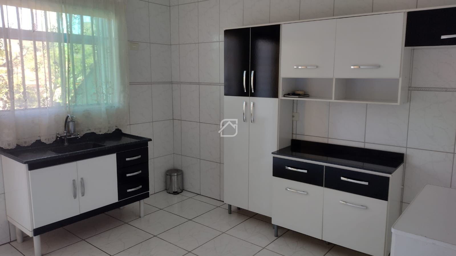 Casa à venda com 1 quarto, 110m² - Foto 1