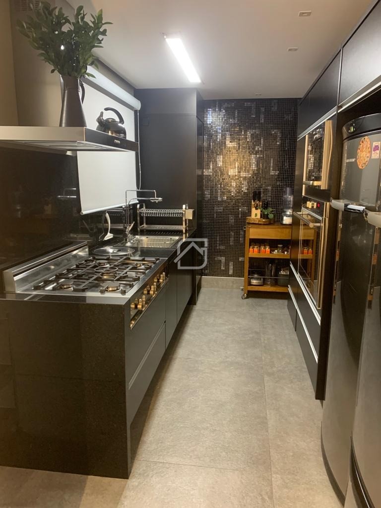 Apartamento à venda com 3 quartos, 167m² - Foto 9