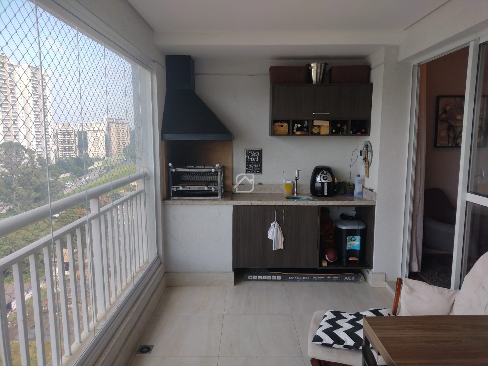 Apartamento à venda com 3 quartos, 94m² - Foto 3