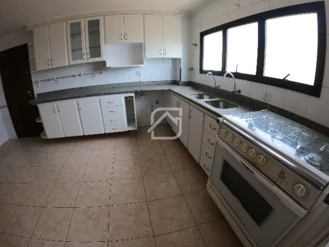 Apartamento para alugar com 3 quartos, 130m² - Foto 3