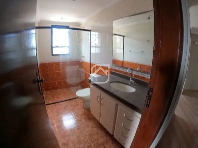 Apartamento para alugar com 3 quartos, 130m² - Foto 10