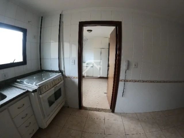 Apartamento para alugar com 3 quartos, 130m² - Foto 5