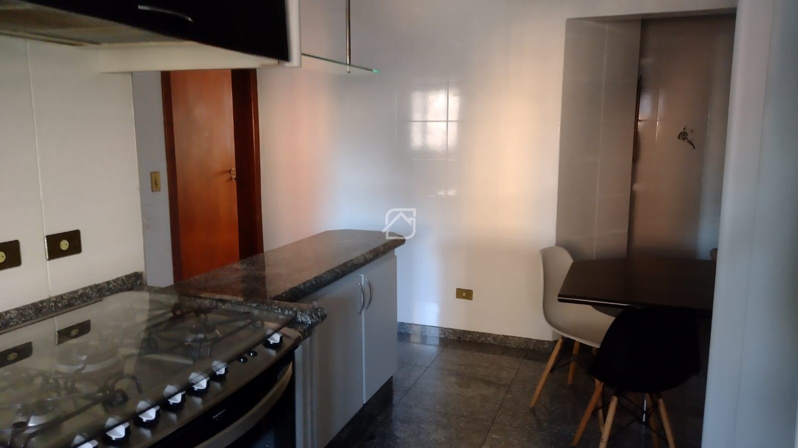 Apartamento para alugar com 3 quartos, 160m² - Foto 19