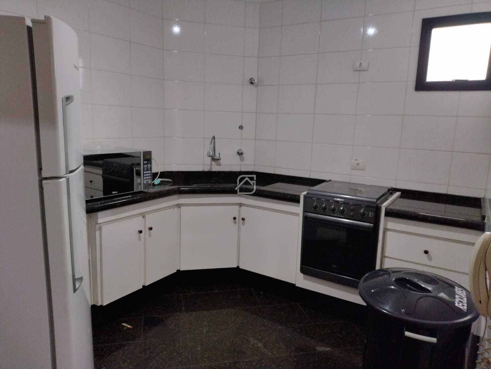 Apartamento para alugar com 3 quartos, 160m² - Foto 34