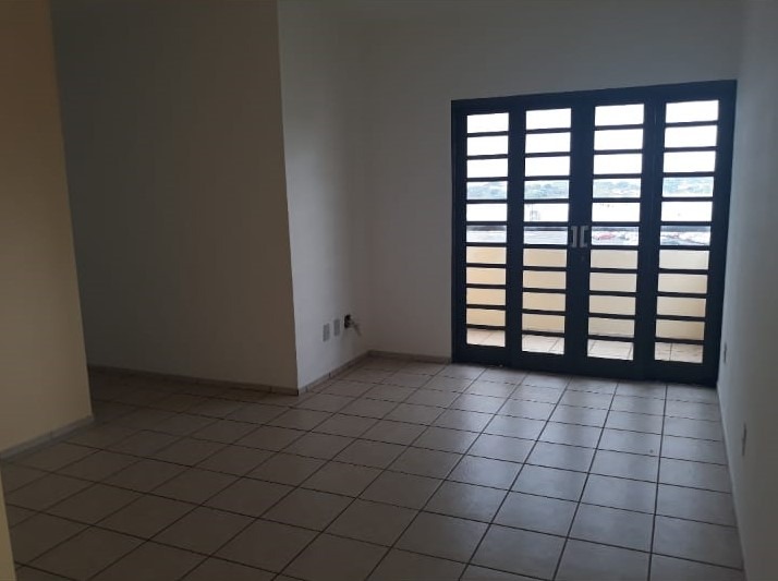 Apartamento à venda com 3 quartos, 77m² - Foto 3