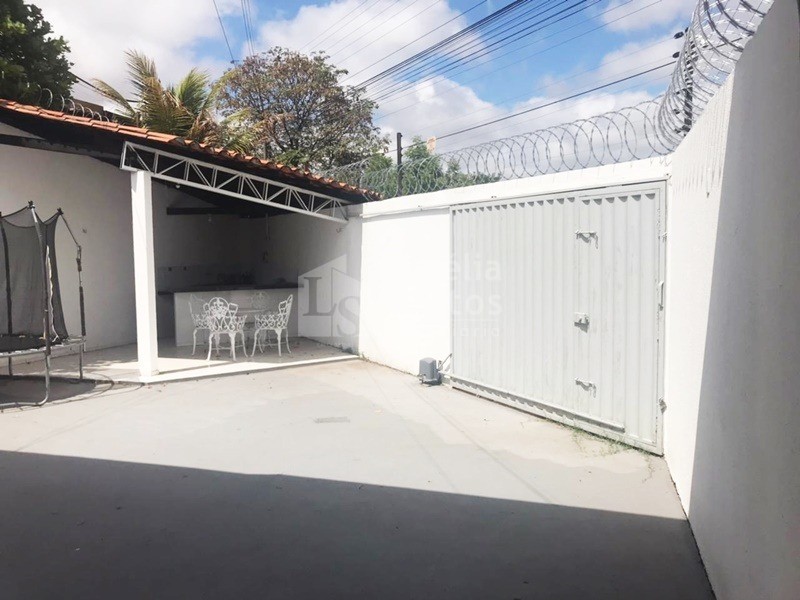 Casa à venda com 3 quartos, 120m² - Foto 3