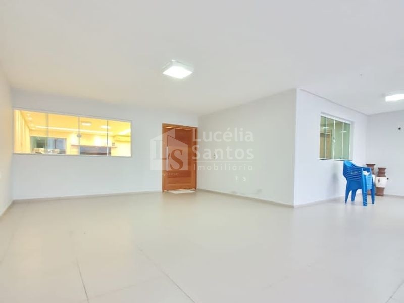 Casa à venda com 3 quartos, 290m² - Foto 3