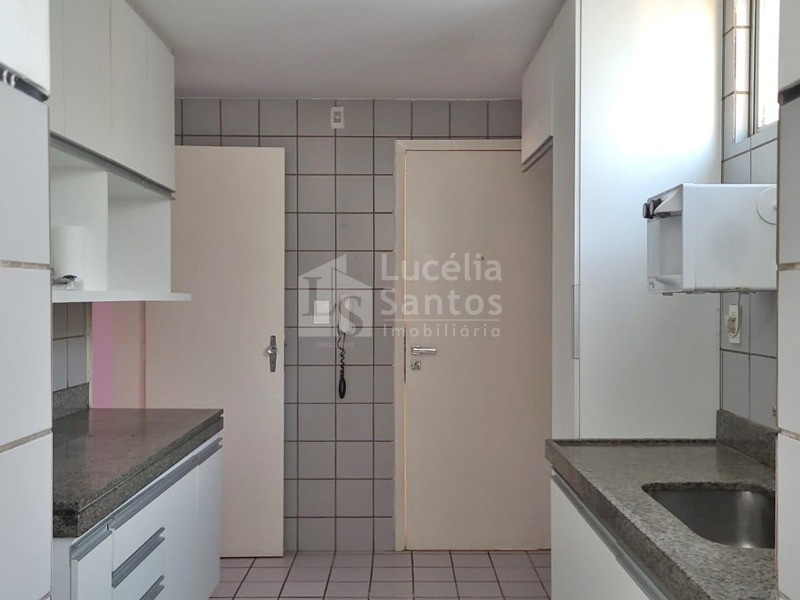 Apartamento à venda com 3 quartos, 97m² - Foto 9