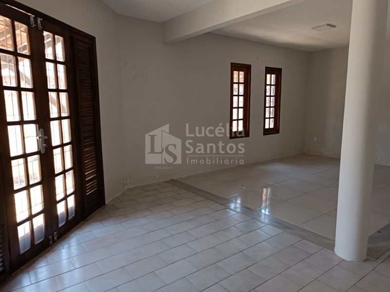 Casa à venda com 3 quartos, 450m² - Foto 1