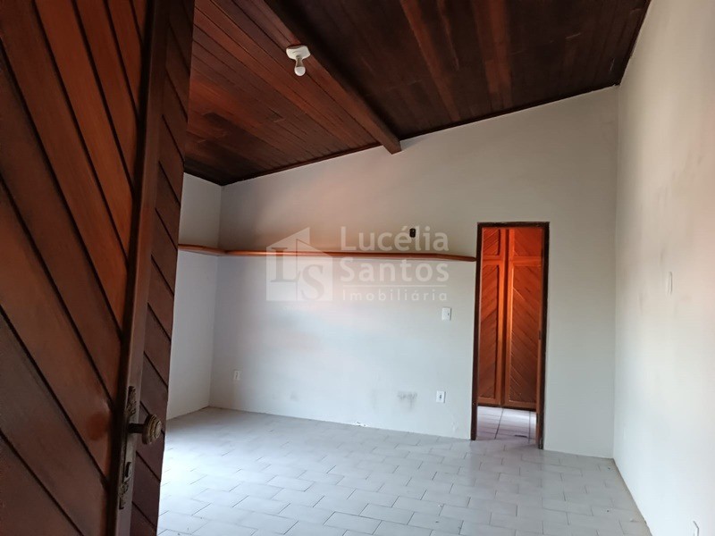 Casa à venda com 3 quartos, 450m² - Foto 4