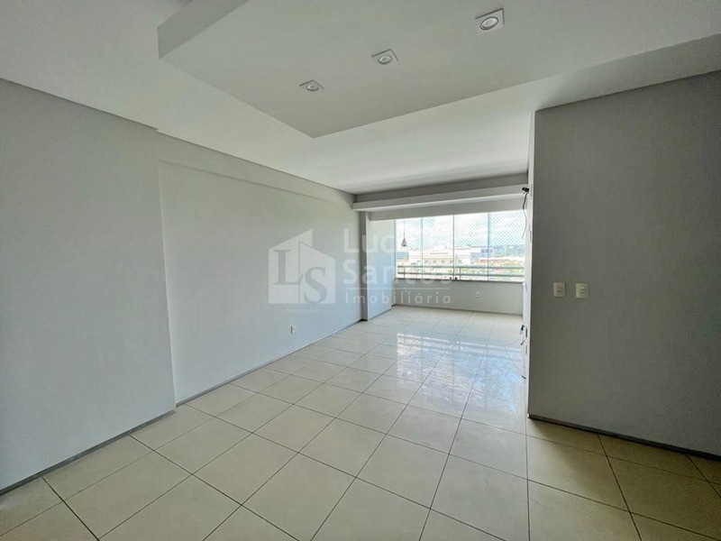 Apartamento à venda com 3 quartos, 105m² - Foto 2