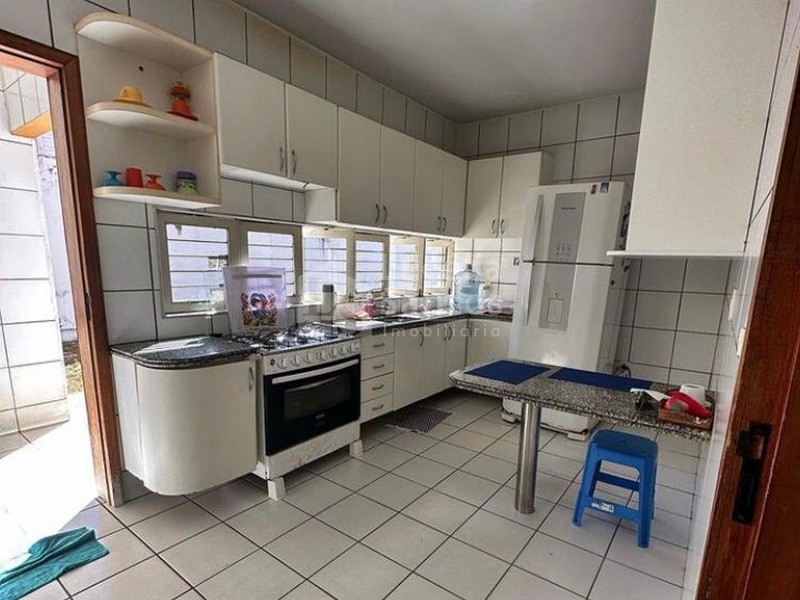 Casa à venda com 4 quartos, 181m² - Foto 5