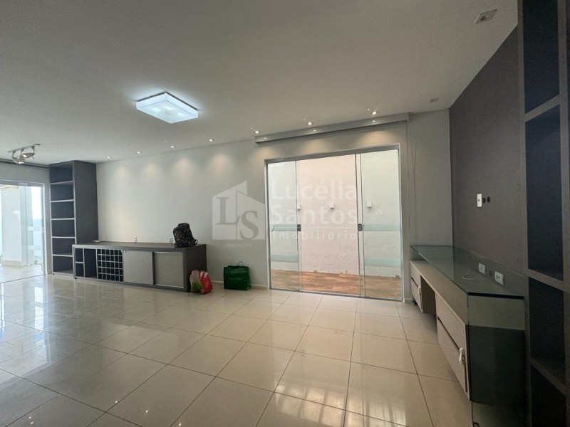 Casa à venda com 4 quartos, 300m² - Foto 4