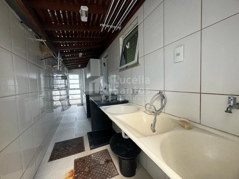 Casa à venda com 4 quartos, 300m² - Foto 13