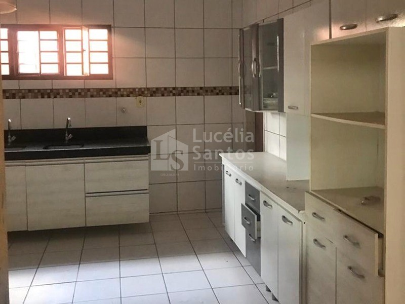 Casa à venda com 5 quartos, 200m² - Foto 6