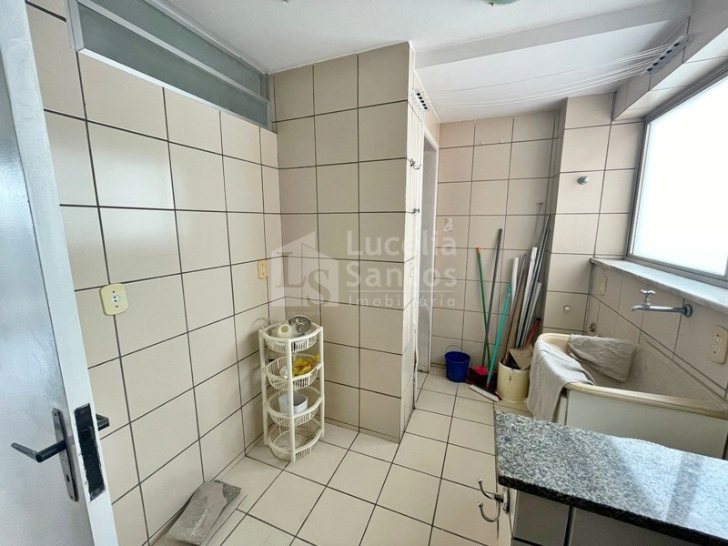 Apartamento para alugar com 2 quartos, 97m² - Foto 13