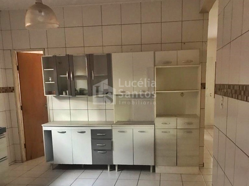 Casa à venda com 5 quartos, 200m² - Foto 5