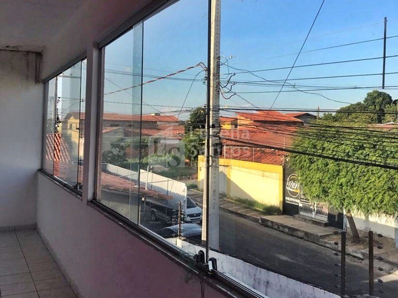 Casa à venda com 5 quartos, 200m² - Foto 4