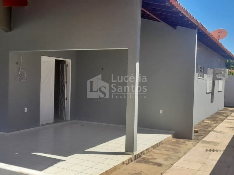 Casa à venda com 3 quartos, 180m² - Foto 2