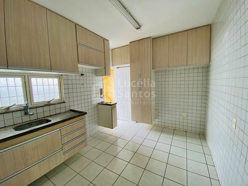 Casa à venda com 3 quartos, 180m² - Foto 11