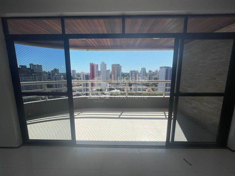 Apartamento à venda com 4 quartos, 195m² - Foto 4