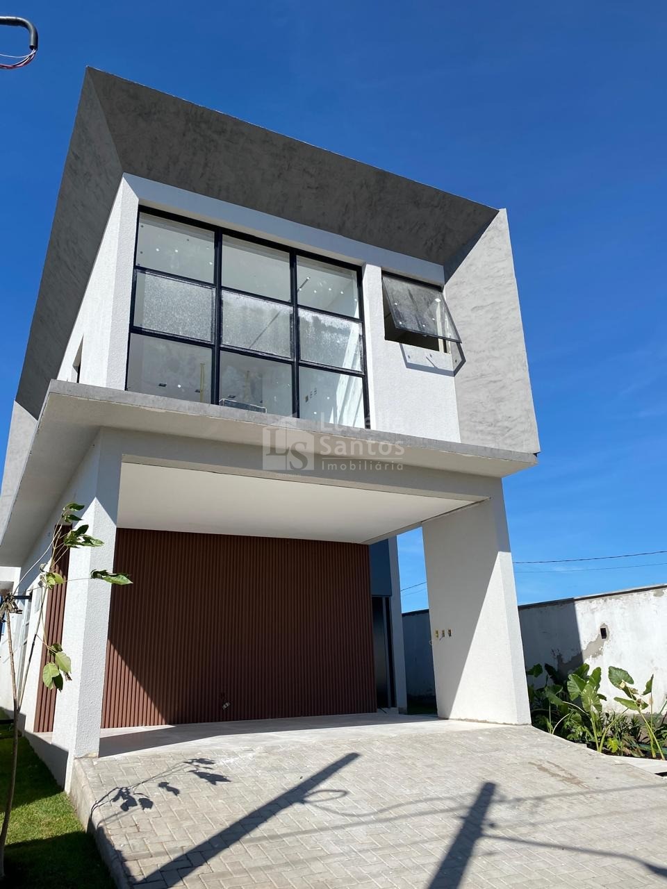 Casa à venda com 3 quartos, 155m² - Foto 1